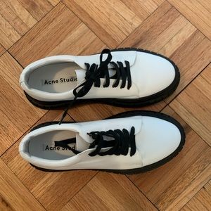 ACNE Studio ‘Saddy’ Platform Sneaker. Size 9